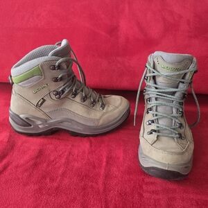 Lowa Women's Renegade GTX Mid Hiking Boot Size US 7.5 / EU 39 / UK 5.5